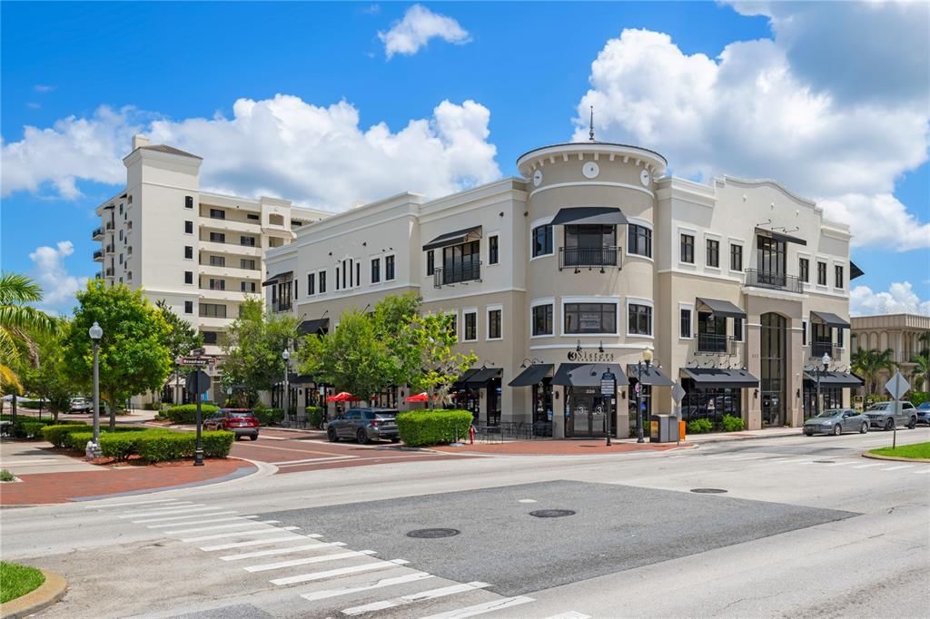 En Venta: $869,990 (4 camas, 3 baños, 3577 Pies cuadrados)