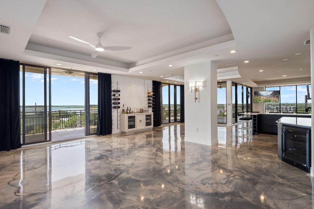 En Venta: $869,990 (4 camas, 3 baños, 3577 Pies cuadrados)