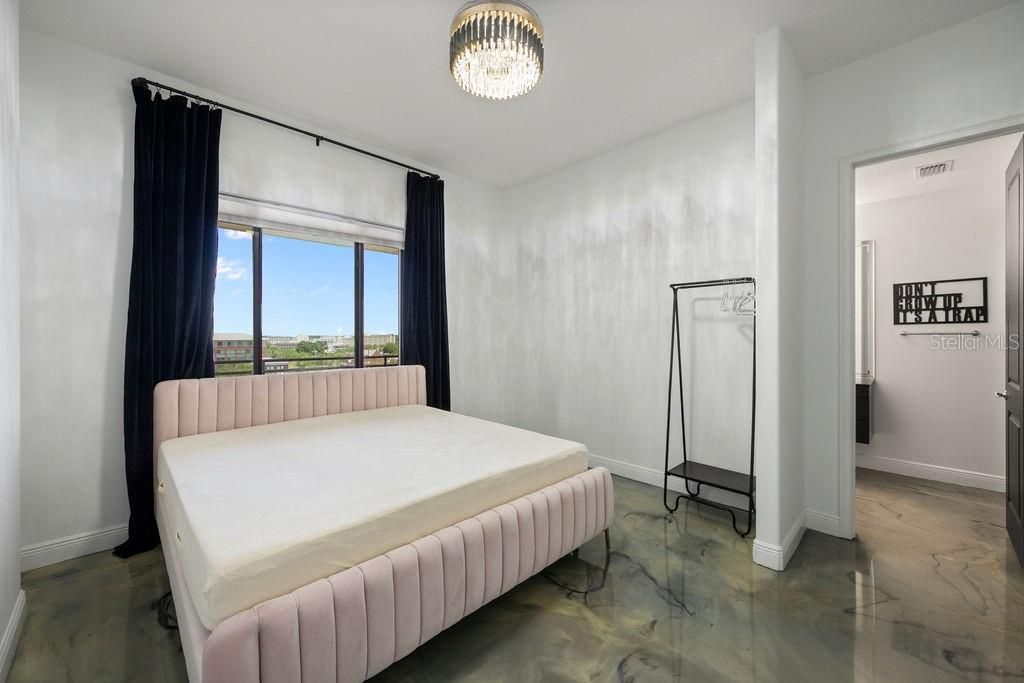 En Venta: $869,990 (4 camas, 3 baños, 3577 Pies cuadrados)