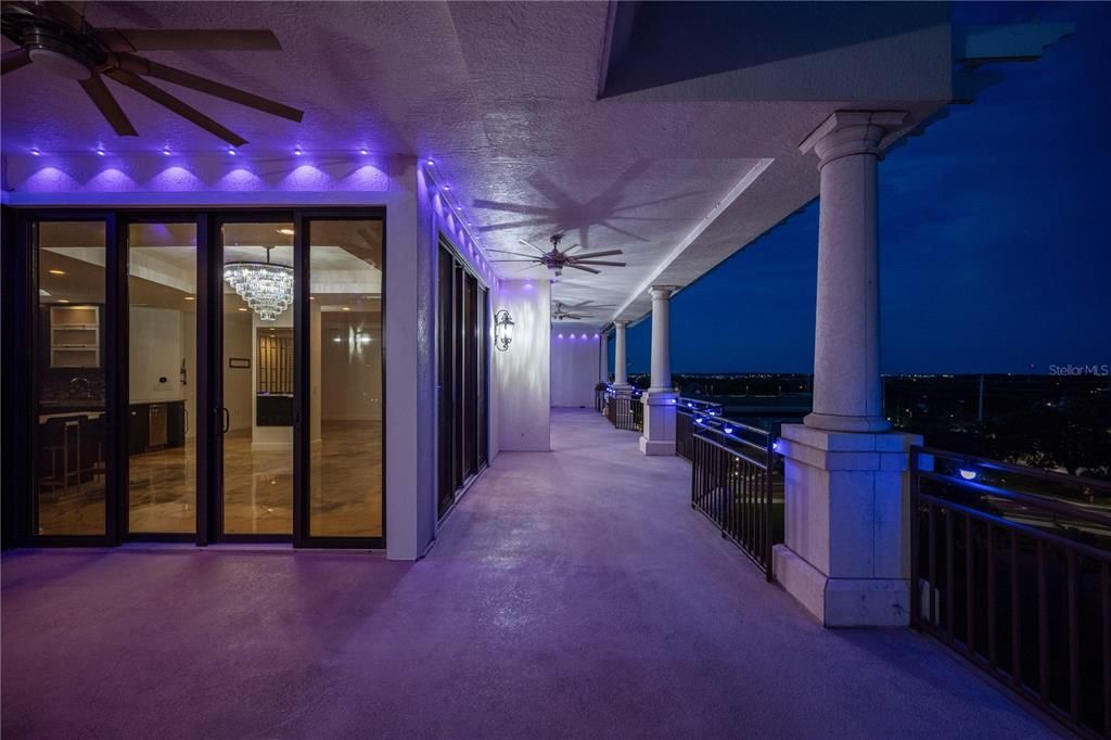 En Venta: $869,990 (4 camas, 3 baños, 3577 Pies cuadrados)