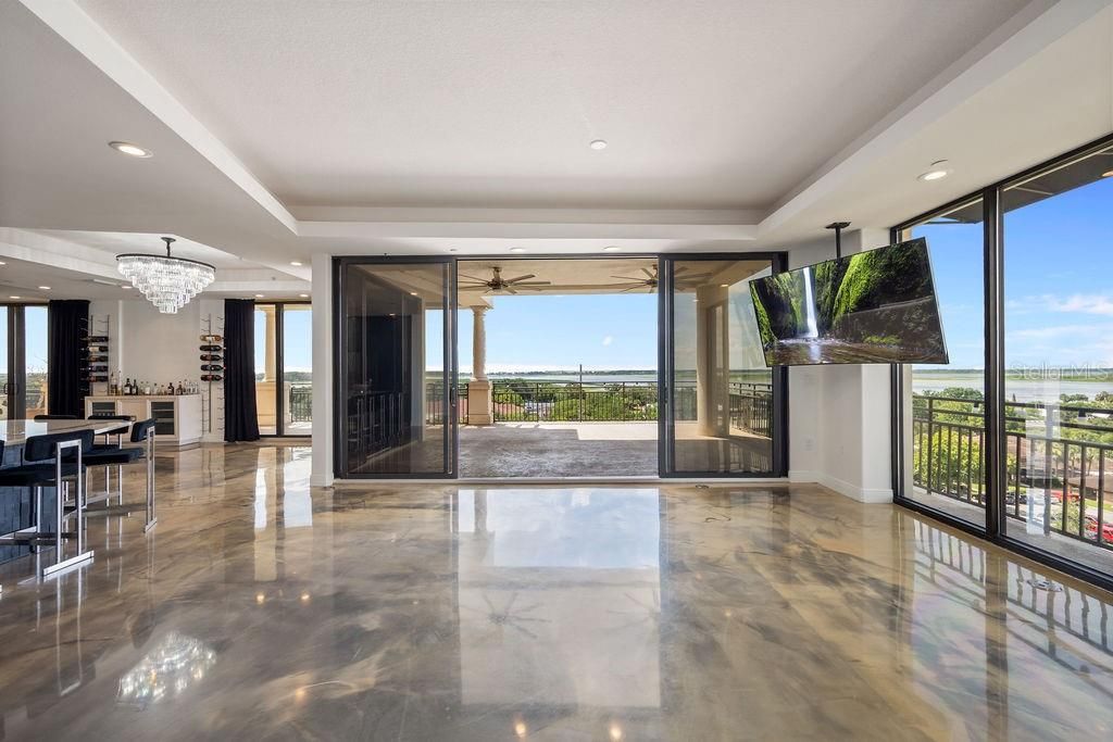 En Venta: $869,990 (4 camas, 3 baños, 3577 Pies cuadrados)