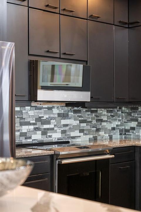 En Venta: $869,990 (4 camas, 3 baños, 3577 Pies cuadrados)