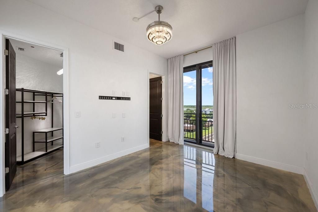 En Venta: $869,990 (4 camas, 3 baños, 3577 Pies cuadrados)