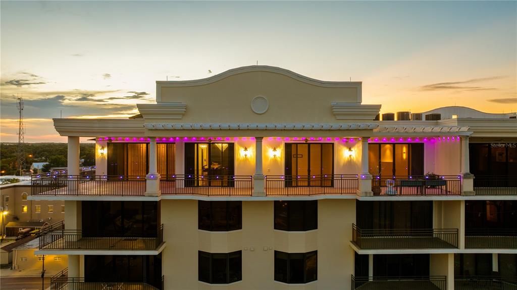 En Venta: $869,990 (4 camas, 3 baños, 3577 Pies cuadrados)