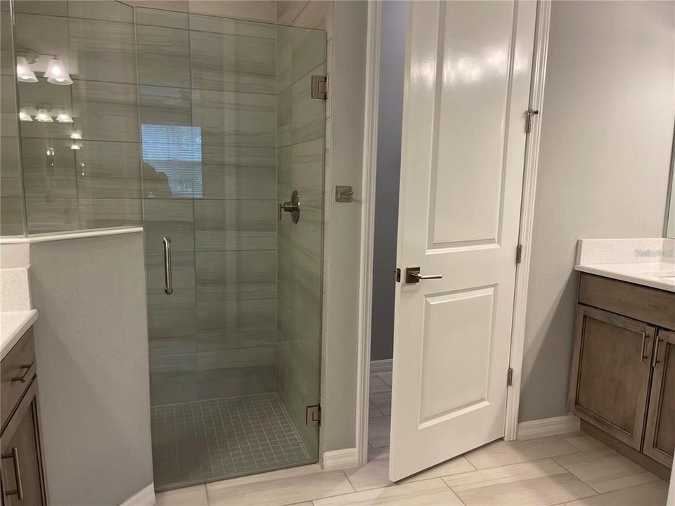 Activo con contrato: $2,600 (2 camas, 2 baños, 1579 Pies cuadrados)