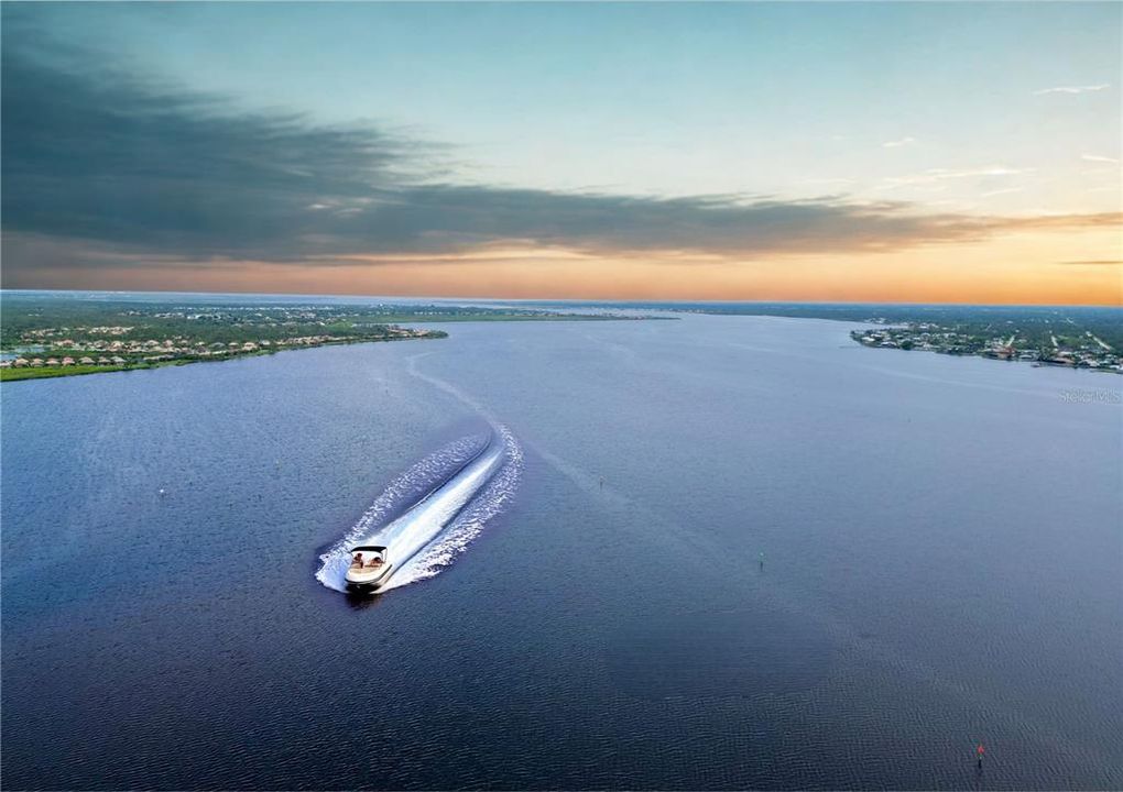 Под контрактом: $700,000 (4 спален, 3 ванн, 2268 Квадратных фут)