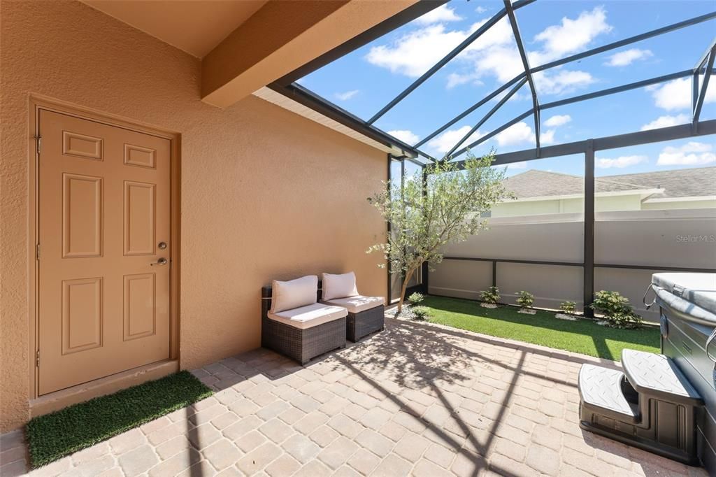 Под контрактом: $414,000 (3 спален, 2 ванн, 1748 Квадратных фут)