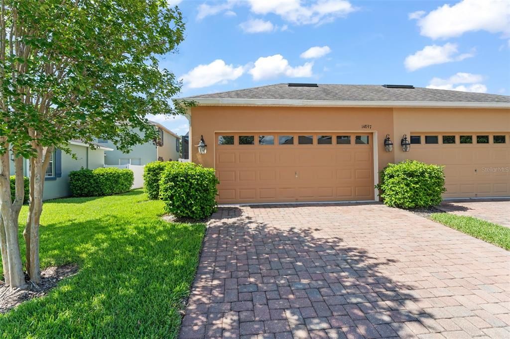 Под контрактом: $414,000 (3 спален, 2 ванн, 1748 Квадратных фут)