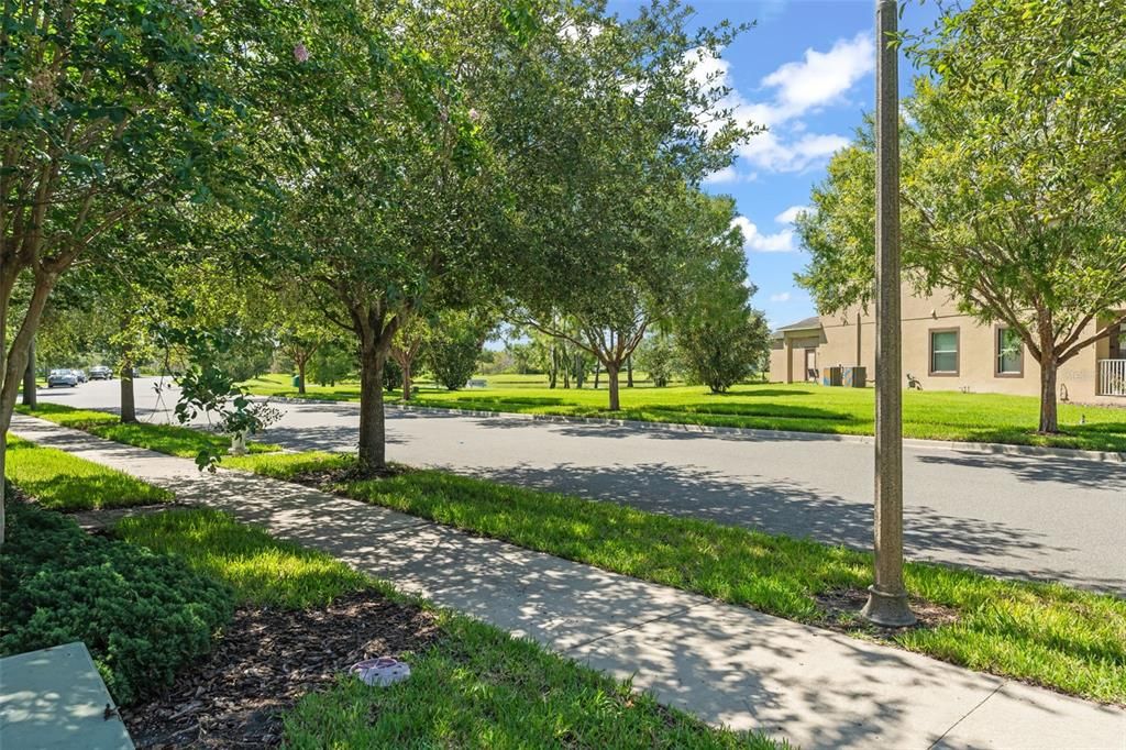 Под контрактом: $414,000 (3 спален, 2 ванн, 1748 Квадратных фут)