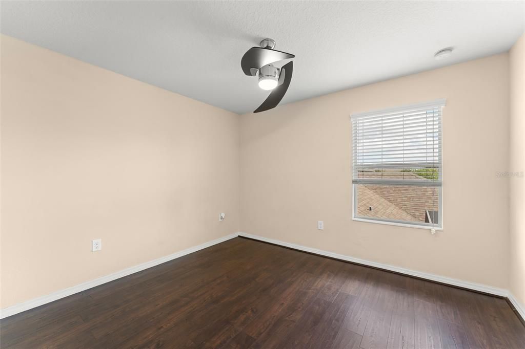 Под контрактом: $414,000 (3 спален, 2 ванн, 1748 Квадратных фут)