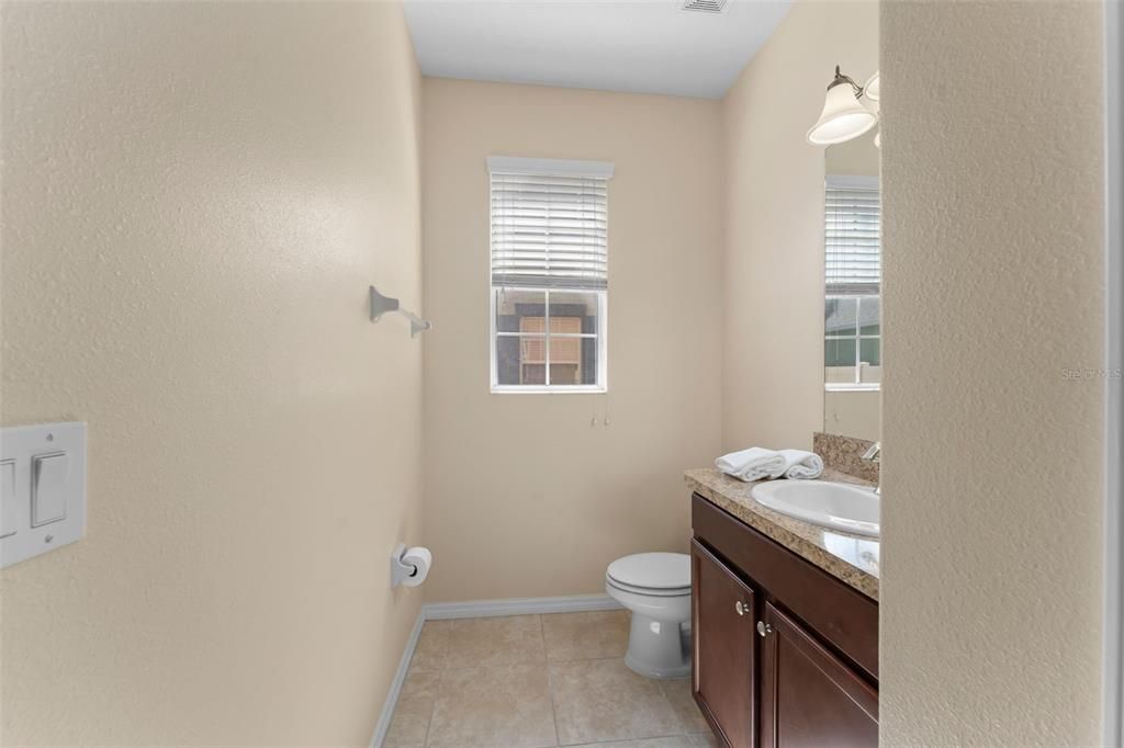 Под контрактом: $414,000 (3 спален, 2 ванн, 1748 Квадратных фут)