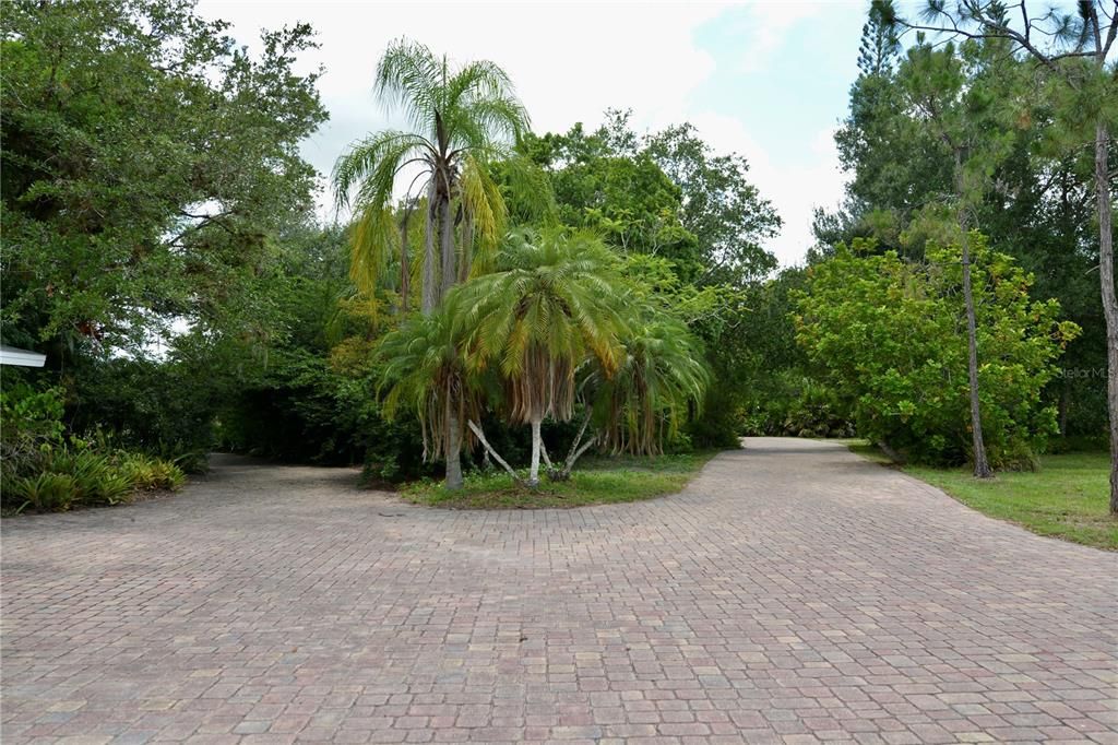 For Sale: $1,353,750 (5 beds, 3 baths, 3512 Square Feet)