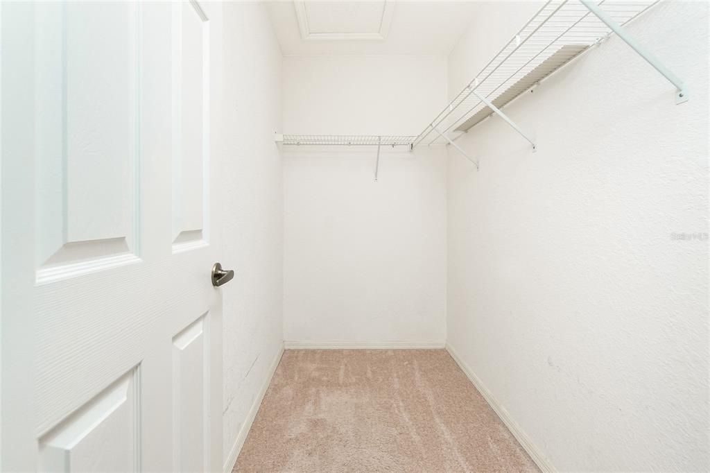 Activo con contrato: $299,000 (2 camas, 3 baños, 1384 Pies cuadrados)