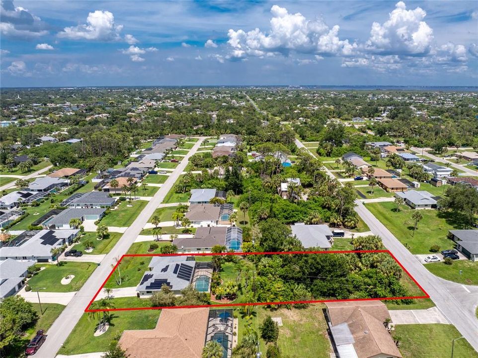 Activo con contrato: $299,000 (2 camas, 3 baños, 1384 Pies cuadrados)