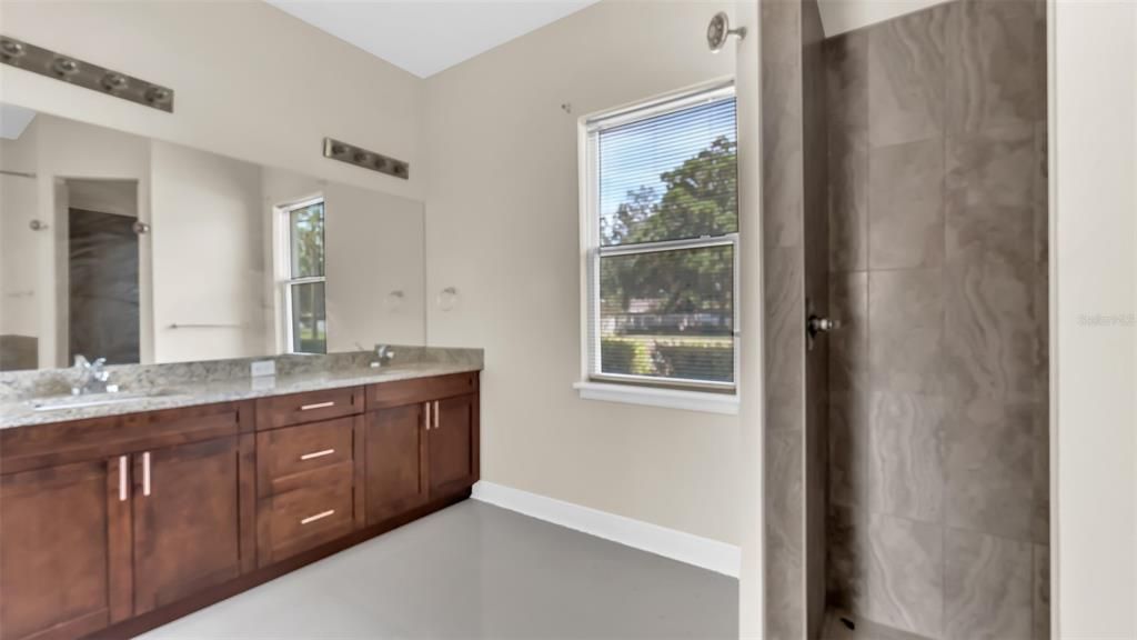Active With Contract: $439,000 (3 beds, 3 baths, 1840 Square Feet)