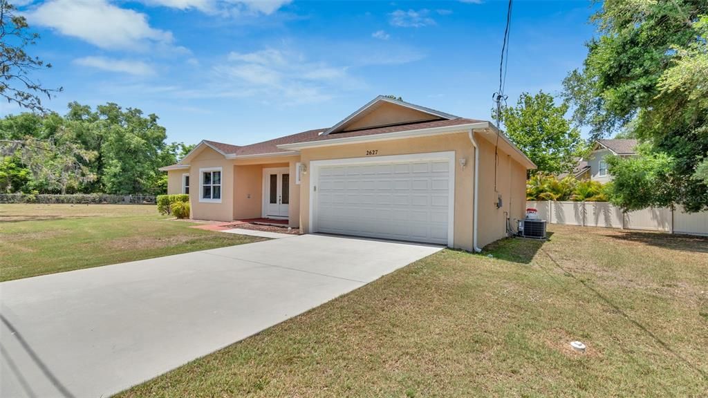 Active With Contract: $439,000 (3 beds, 3 baths, 1840 Square Feet)