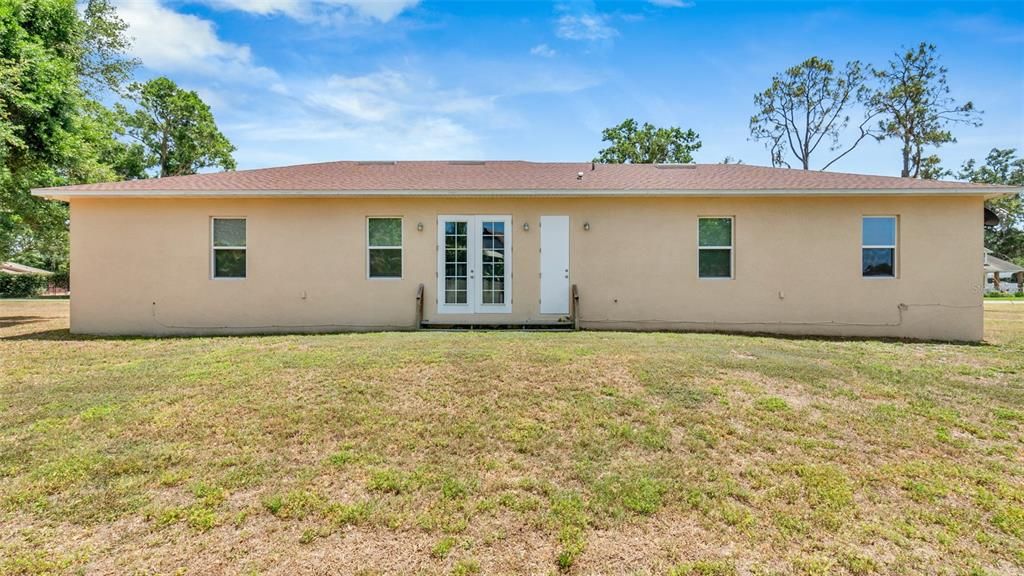 Active With Contract: $439,000 (3 beds, 3 baths, 1840 Square Feet)