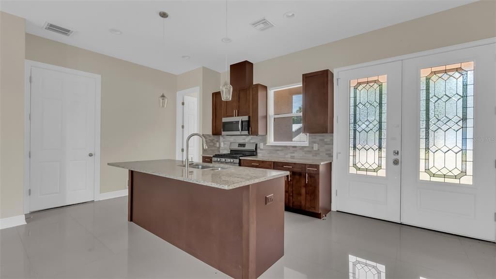 Active With Contract: $439,000 (3 beds, 3 baths, 1840 Square Feet)