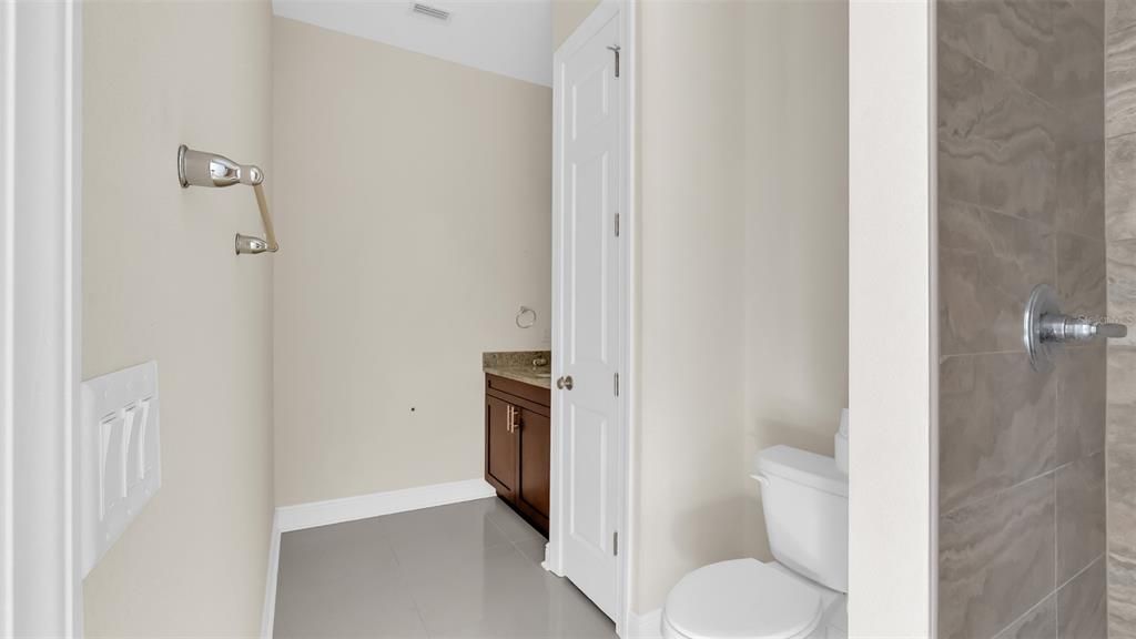 Active With Contract: $439,000 (3 beds, 3 baths, 1840 Square Feet)