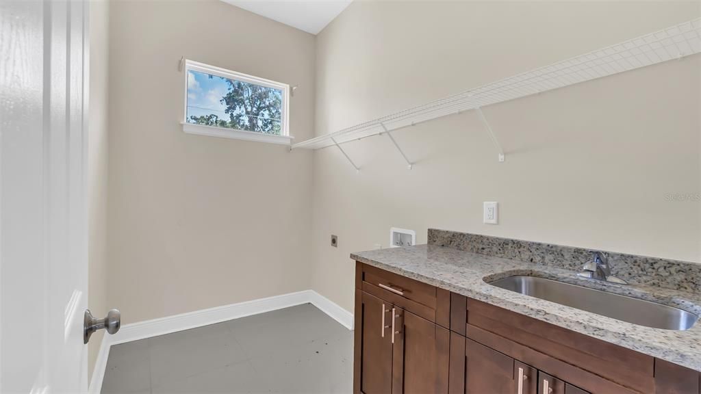 Active With Contract: $439,000 (3 beds, 3 baths, 1840 Square Feet)