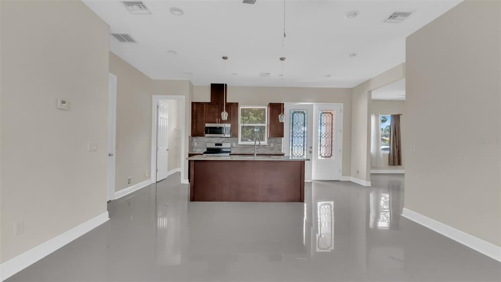 Active With Contract: $439,000 (3 beds, 3 baths, 1840 Square Feet)