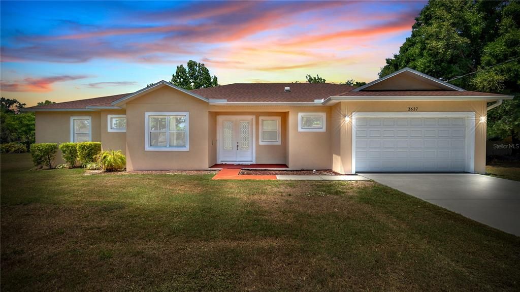 Active With Contract: $439,000 (3 beds, 3 baths, 1840 Square Feet)