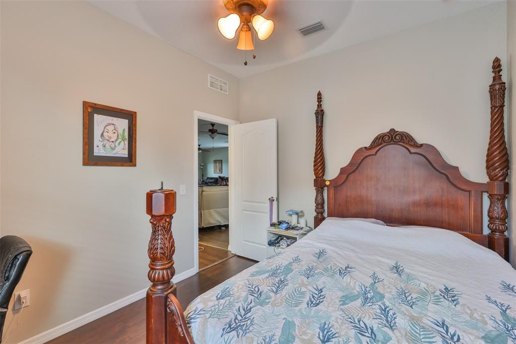 В аренду: $2,500 (4 спален, 2 ванн, 1887 Квадратных фут)