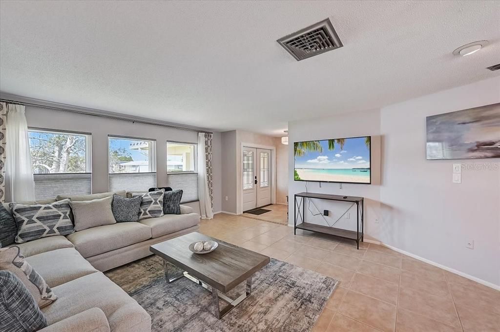 For Rent: $6,000 (2 beds, 2 baths, 1867 Square Feet)