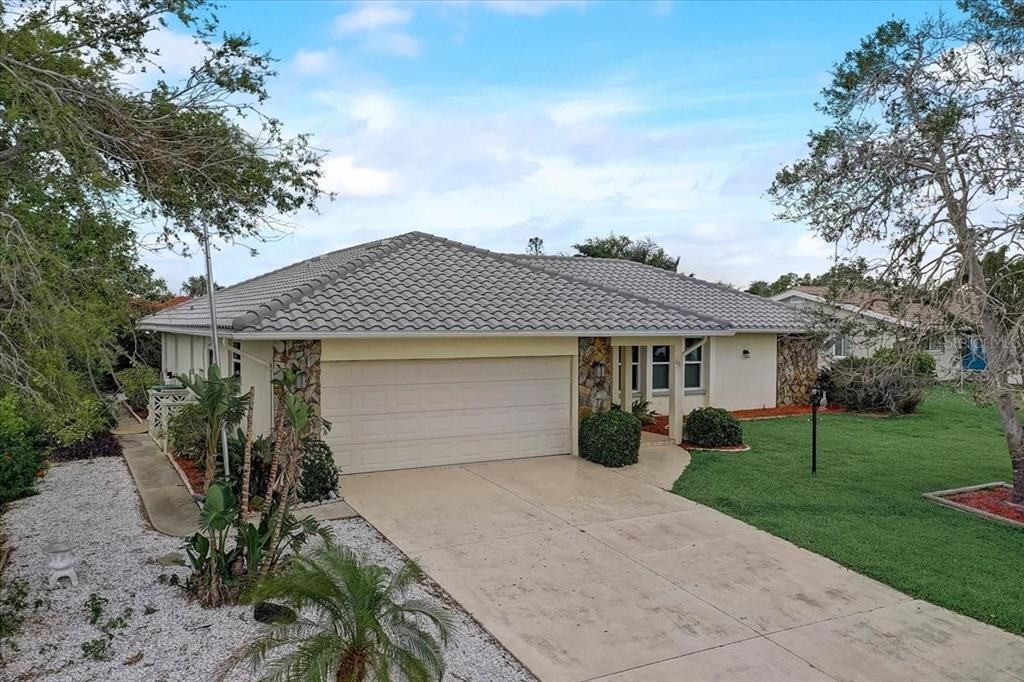 For Rent: $6,000 (2 beds, 2 baths, 1867 Square Feet)