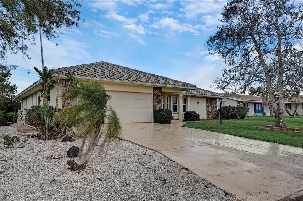 For Rent: $6,000 (2 beds, 2 baths, 1867 Square Feet)