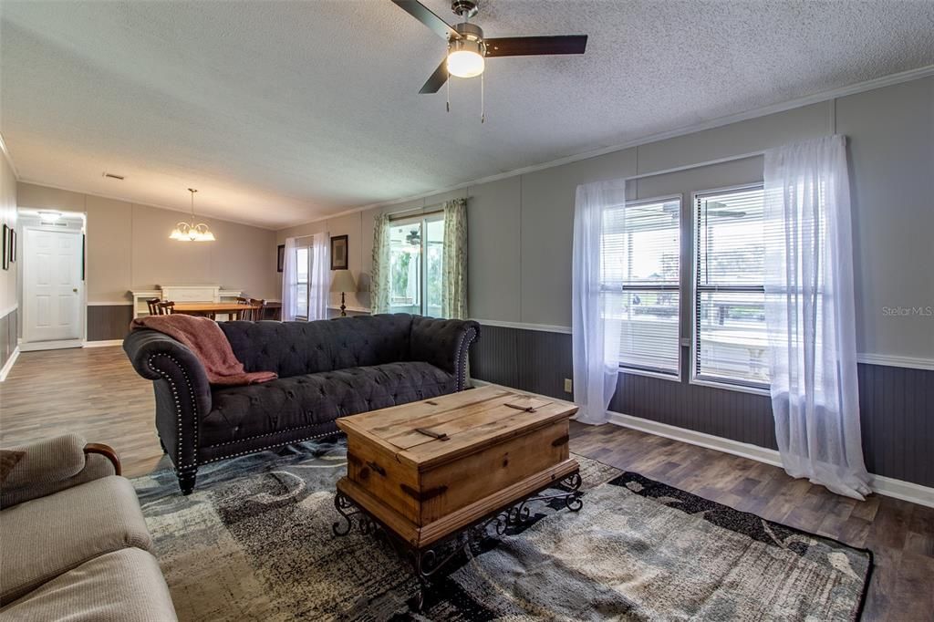 На продажу: $299,000 (3 спален, 2 ванн, 1728 Квадратных фут)