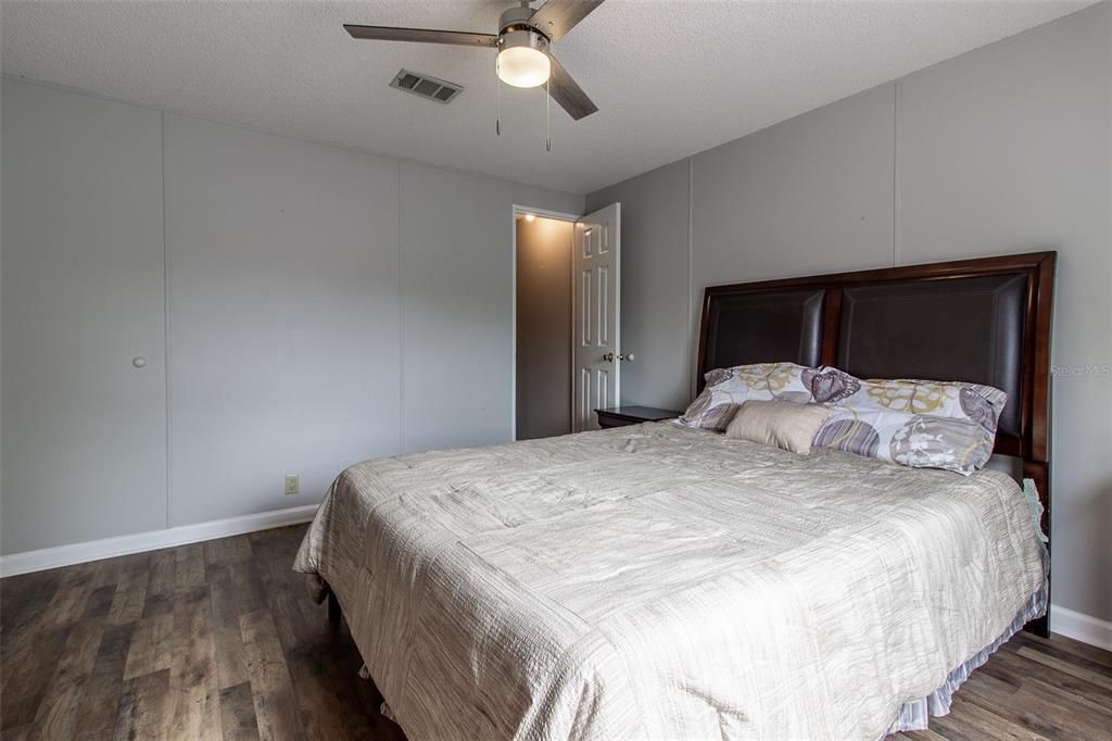 На продажу: $299,000 (3 спален, 2 ванн, 1728 Квадратных фут)