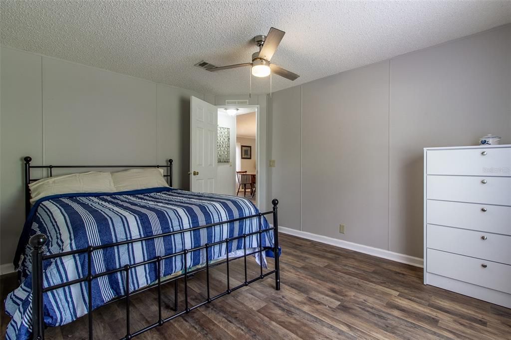 На продажу: $299,000 (3 спален, 2 ванн, 1728 Квадратных фут)