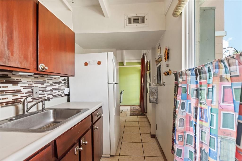 待售: $140,000 (1 贝兹, 1 浴室, 648 平方英尺)