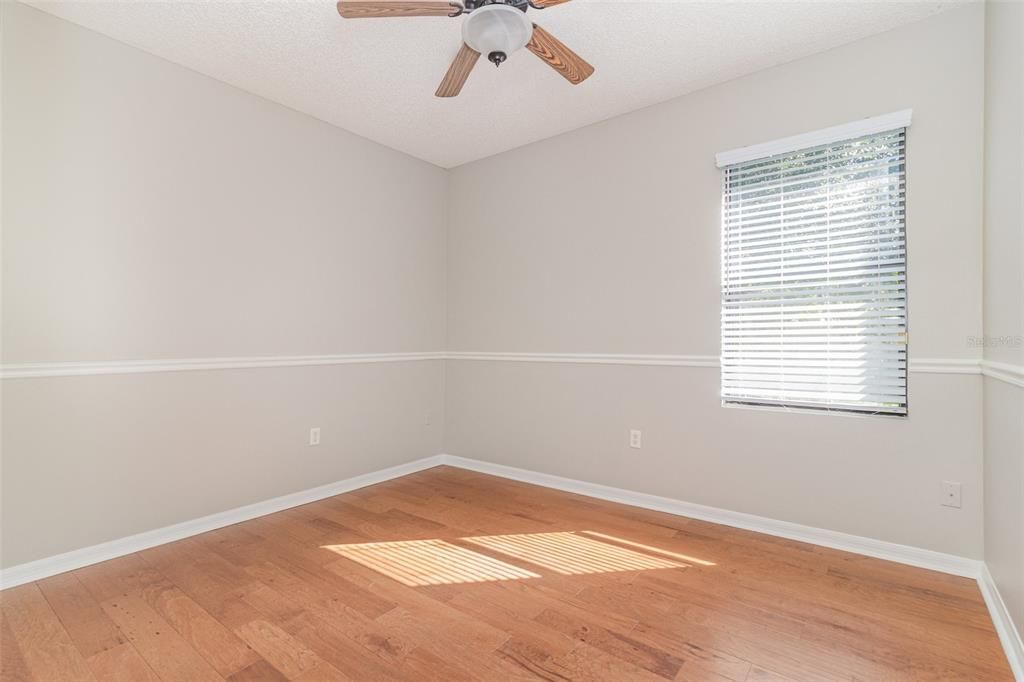 Под контрактом: $424,900 (4 спален, 2 ванн, 2140 Квадратных фут)