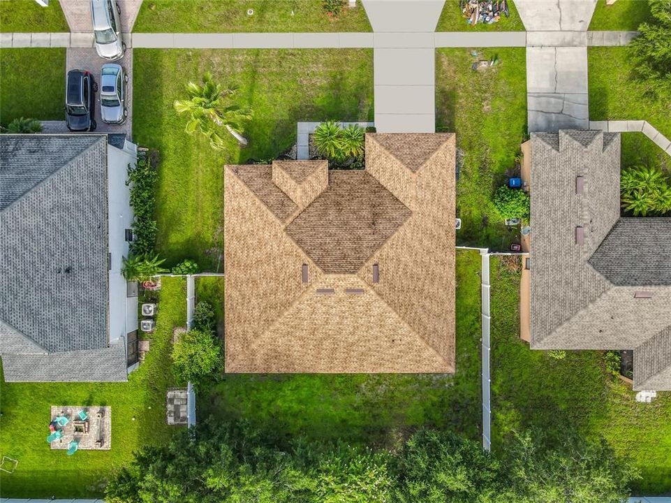 Под контрактом: $424,900 (4 спален, 2 ванн, 2140 Квадратных фут)