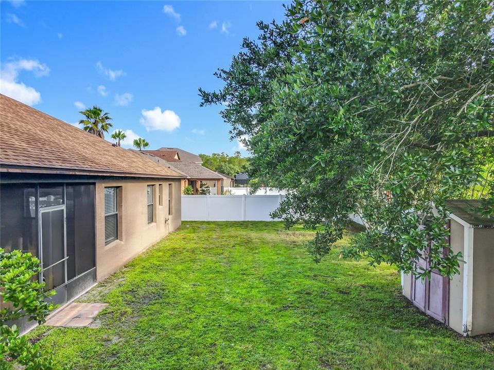 Под контрактом: $424,900 (4 спален, 2 ванн, 2140 Квадратных фут)