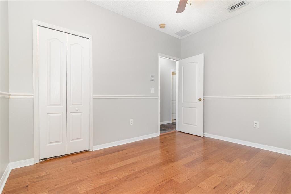 Под контрактом: $424,900 (4 спален, 2 ванн, 2140 Квадратных фут)