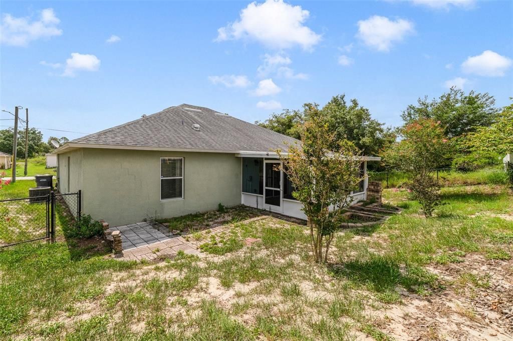 Active With Contract: $250,000 (3 beds, 2 baths, 1819 Square Feet)