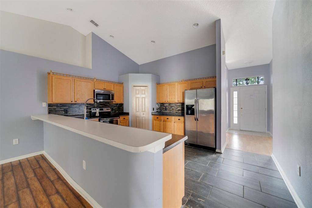 Active With Contract: $250,000 (3 beds, 2 baths, 1819 Square Feet)