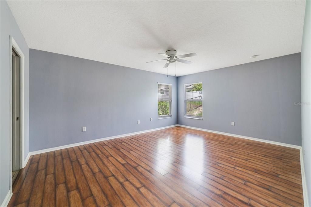 Active With Contract: $250,000 (3 beds, 2 baths, 1819 Square Feet)