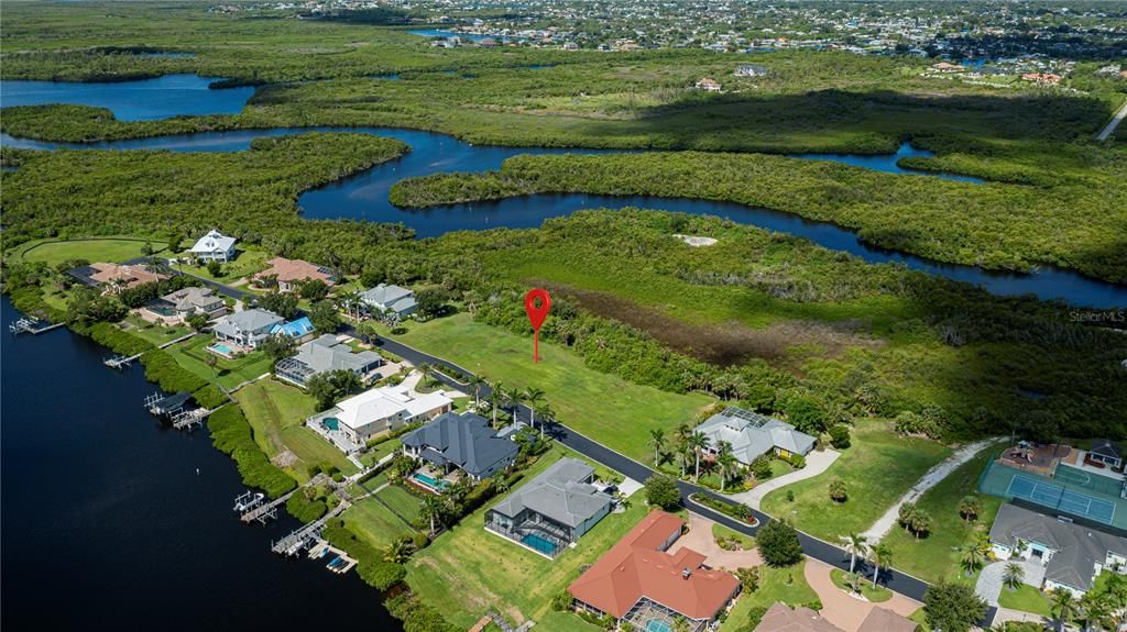 待售: $140,000 (0.54 acres)