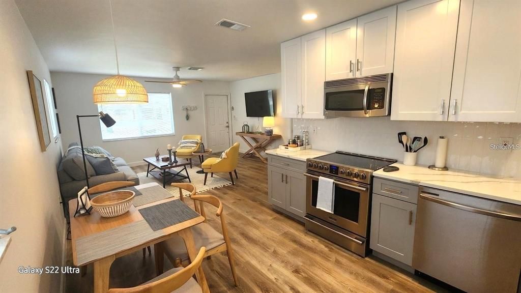 待售: $580,000 (2 贝兹, 0 浴室, 1484 平方英尺)