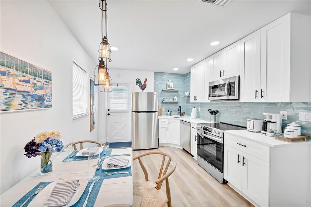 待售: $580,000 (2 贝兹, 0 浴室, 1484 平方英尺)