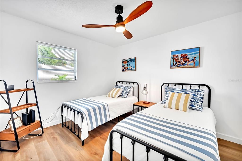 待售: $580,000 (2 贝兹, 0 浴室, 1484 平方英尺)