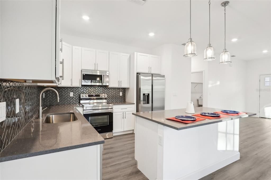 Active With Contract: $329,900 (3 beds, 2 baths, 1540 Square Feet)