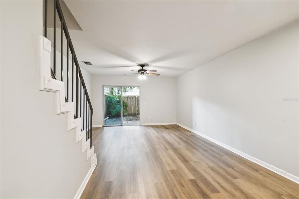 待售: $190,000 (2 贝兹, 2 浴室, 1110 平方英尺)