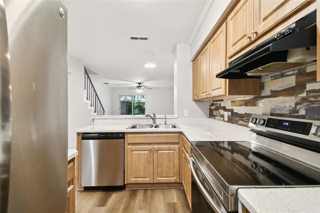 待售: $190,000 (2 贝兹, 2 浴室, 1110 平方英尺)