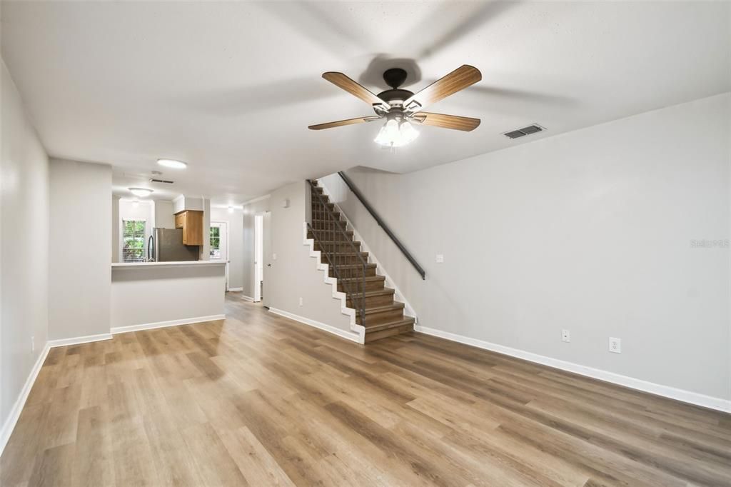 待售: $190,000 (2 贝兹, 2 浴室, 1110 平方英尺)