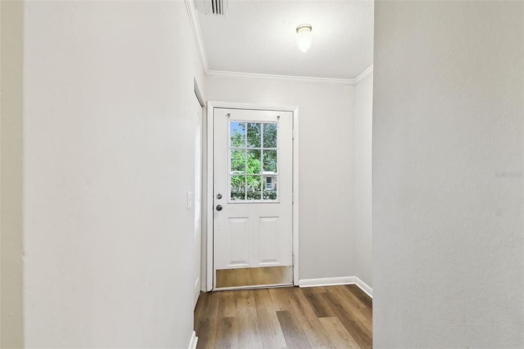 待售: $190,000 (2 贝兹, 2 浴室, 1110 平方英尺)